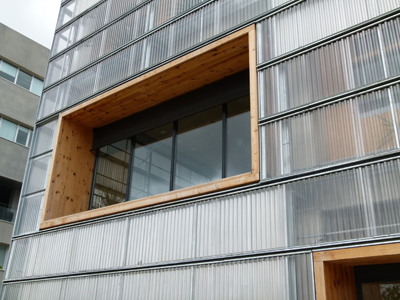 Detalle de la piel exterior bioclimática del nuevo edificio